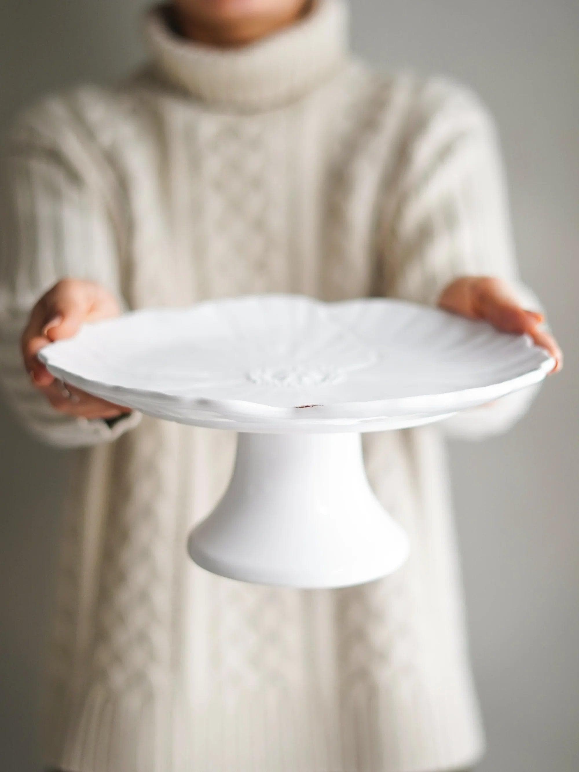 Ceramor Cerâmica Prato de Bolo com Pé Papoila Branco