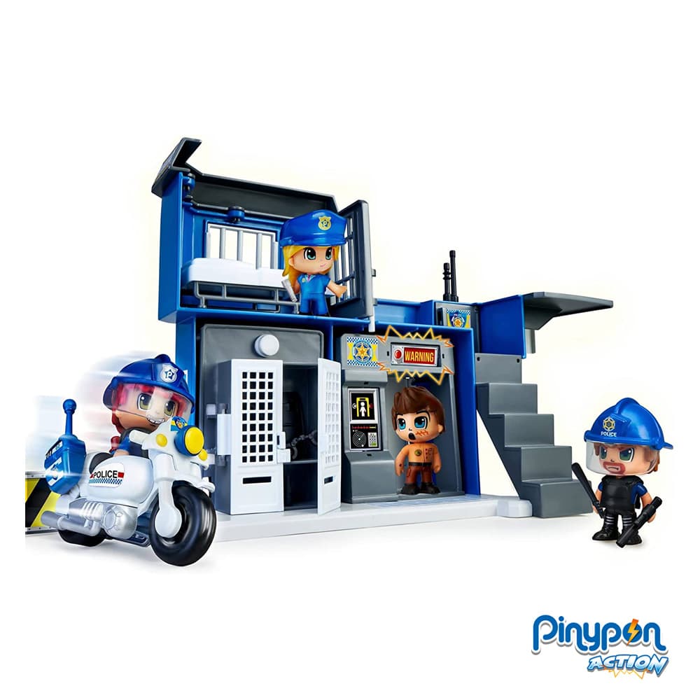 Famosa Pinypom Action: Esquadra de Polícia